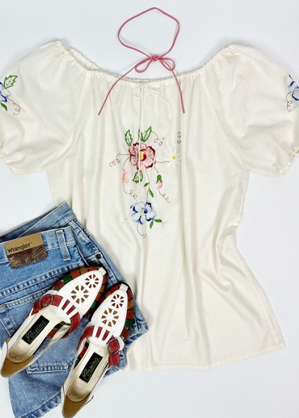 (eu)floral embroidered blouse
